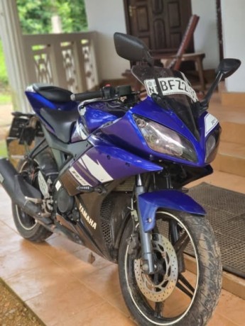 yamaha-r15-2017-big-0