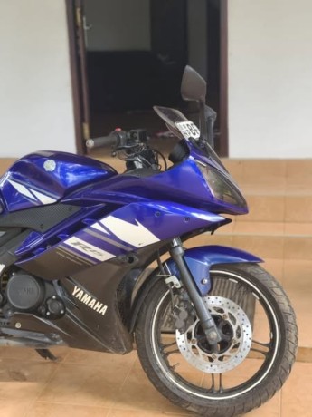yamaha-r15-2017-big-3