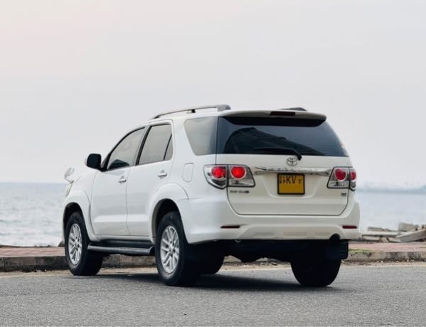 toyota-fortuner-big-4