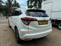 honda-vezel-z-orange-package-small-4