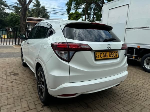 honda-vezel-z-orange-package-big-4