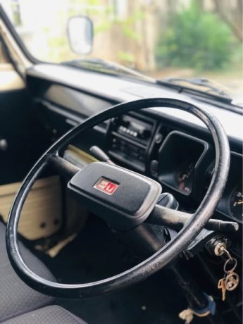 mitsubishi-delica-1400-big-2