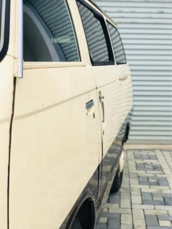mitsubishi-delica-1400-big-4