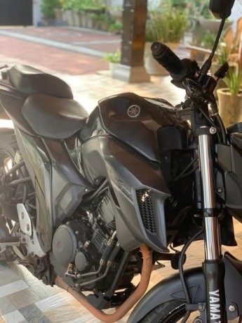 yamaha-fz-v3-big-4