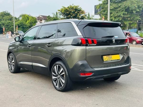 peugeot-5008-2019-big-3