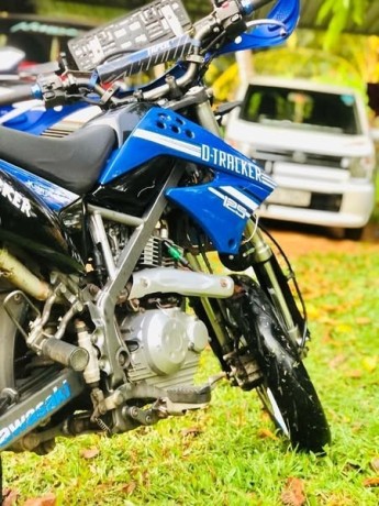kawasaki-d-tracker-125-big-1