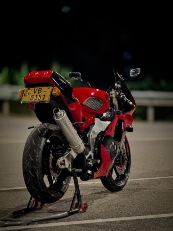 honda-cbr-mc22-ch-101-big-1