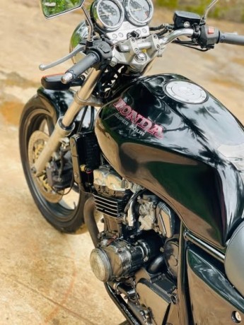 honda-cb400-version-r-big-1