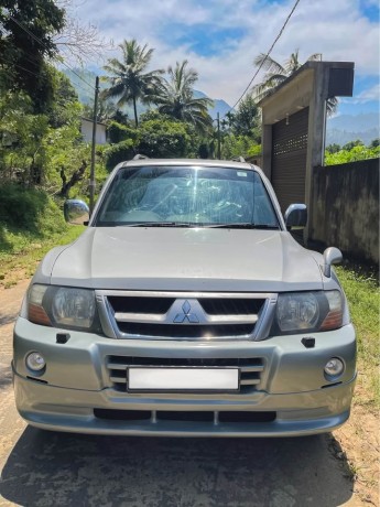 mitsubishi-montero-big-3
