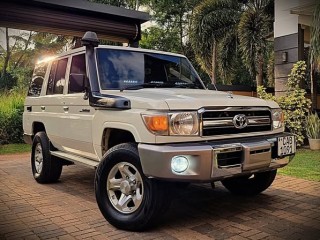 toyota-land-cruiser-sahara-j-76-series