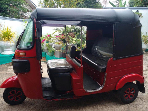 bajaj-re-4stroke-big-3