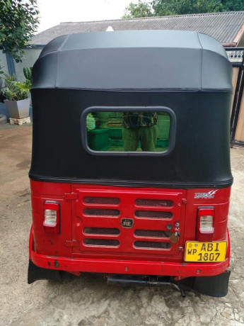 bajaj-re-4stroke-big-5