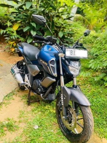 yamaha-fz-s-big-0