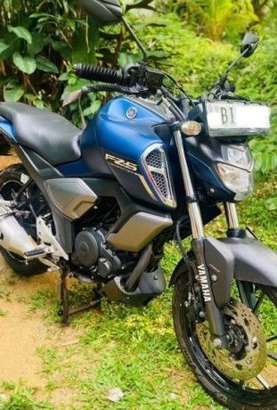 yamaha-fz-s-big-1