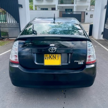 toyota-prius-nhw20-2nd-gen-big-1