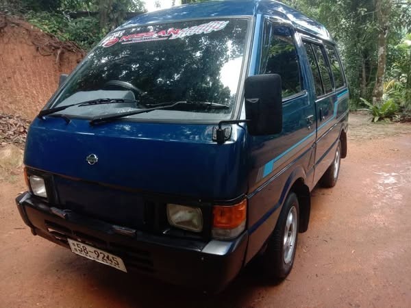 nissan-vanette-1993-big-4