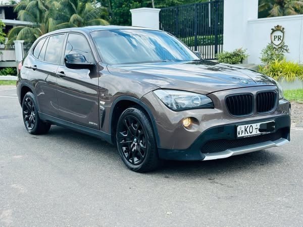 bmw-x1-d-2011-big-2