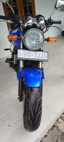 honda-hornet-big-4