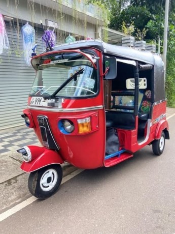 bajaj-4-stroke-threewheel-big-2