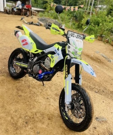 kawasaki-klx250-registered-big-0
