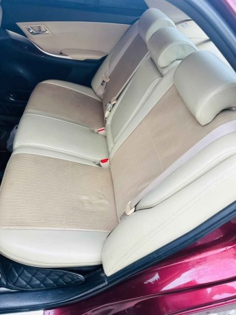 toyota-premio-g-superior-big-0