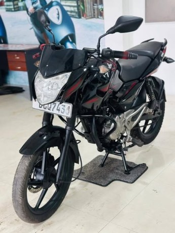 bajaj-pulsar-135-big-1