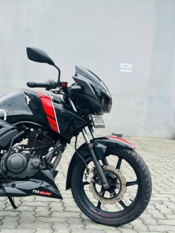 tvs-apache-rtr-160-2v-big-4