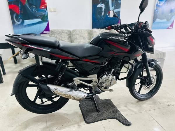 bajaj-pulsar-135-big-4