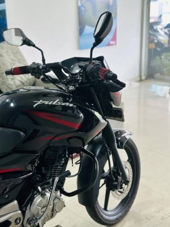 bajaj-pulsar-135-big-2