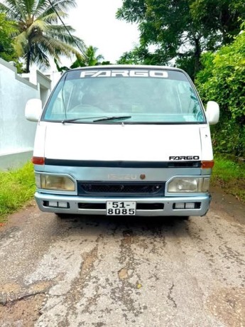 isuzu-fargo-big-3