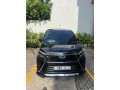 toyota-voxy-small-1
