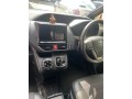 toyota-voxy-small-3