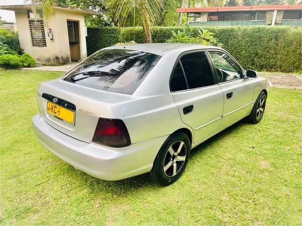 hyundai-accent-big-4