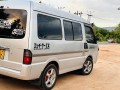 nissan-vanette-lion-face-small-2
