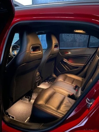 mercedes-benz-gla200-amg-premium-plus-big-4
