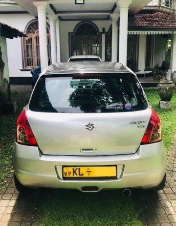 suzuki-swift-indian-2010-big-1