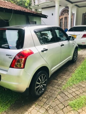 suzuki-swift-indian-2010-big-2