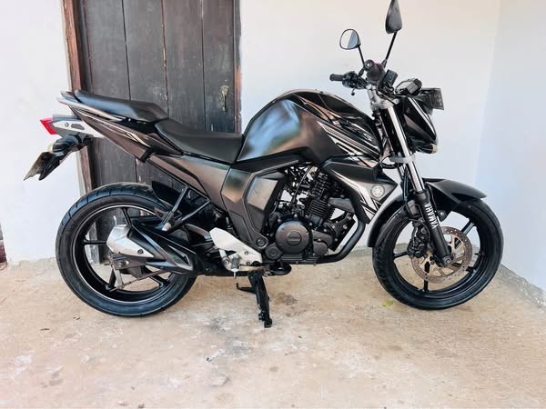 yamaha-fz-v2-big-4