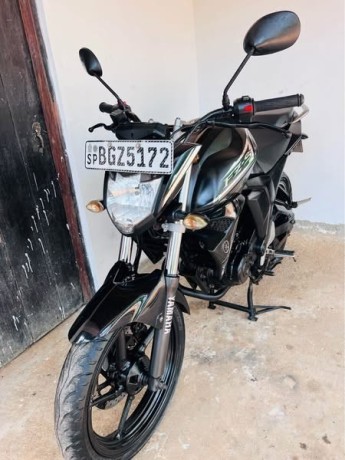 yamaha-fz-v2-big-0