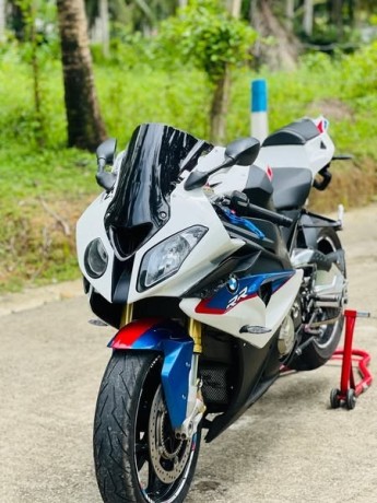 bmw-s1000rr-2014-big-4