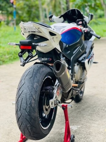 bmw-s1000rr-2014-big-1