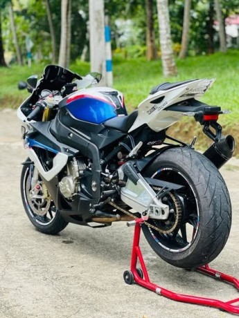 bmw-s1000rr-2014-big-3
