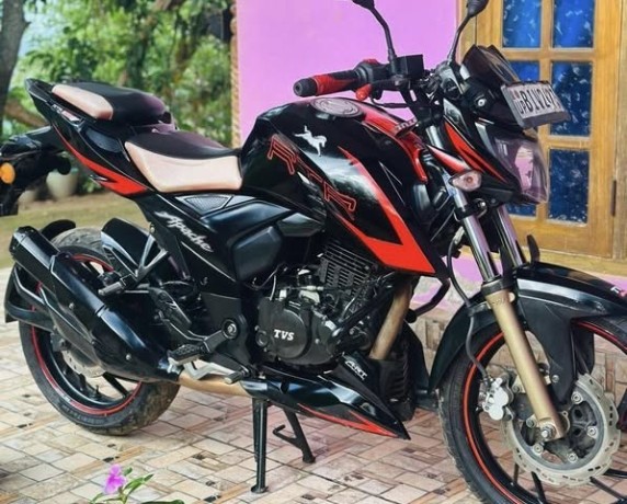 apache-rtr-200-race-edition-2019-lkr-big-4