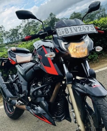 apache-rtr-200-race-edition-2019-lkr-big-0