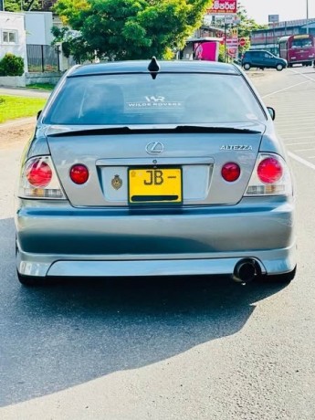 toyota-altezza-gxe10-2000-big-1