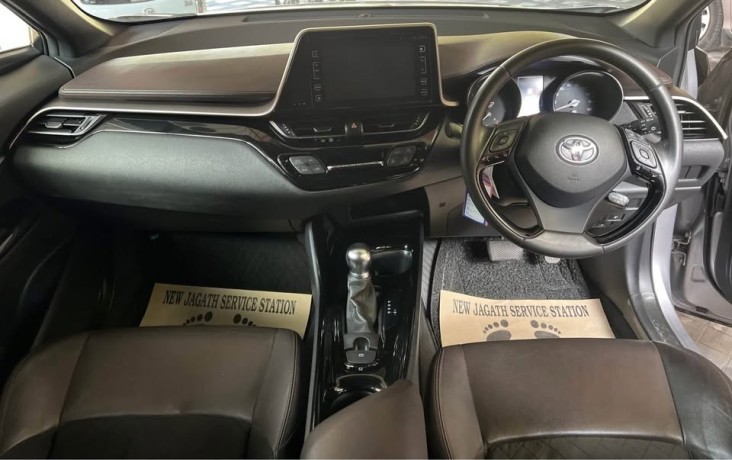 toyota-chr-ngx50-big-3