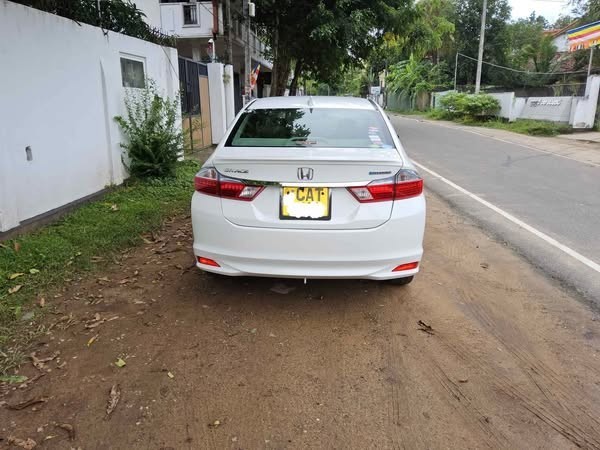 201617-honda-grace-hybrid-ex-first-owner-big-4