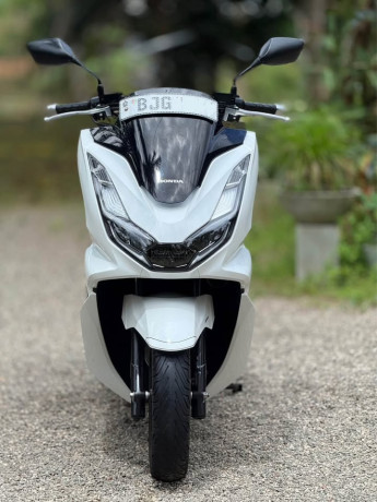honda-pcx-big-8