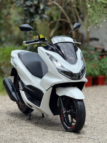 honda-pcx-big-5