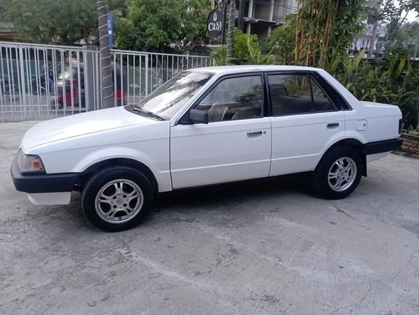 mazda-family-323-car-big-3